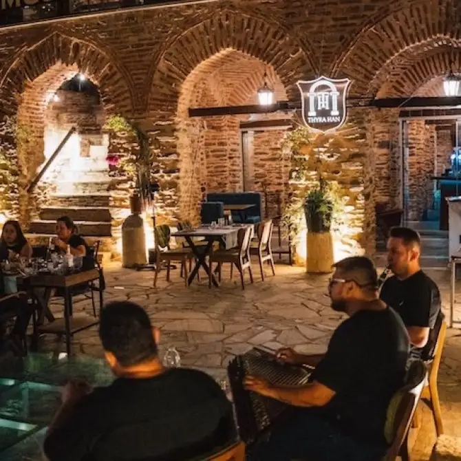Thyra Han Restaurant - İzmir Mekan Rehberi
