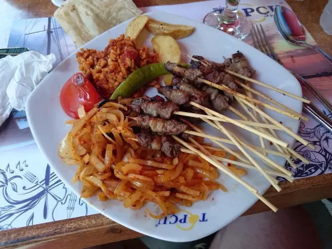 Topçu Restaurant - İzmir Mekan Rehberi