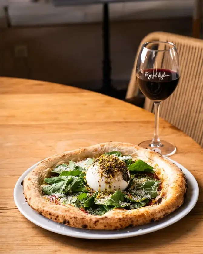 Pizzeria Alla Torre Alaçatı - İzmir Mekan Rehberi