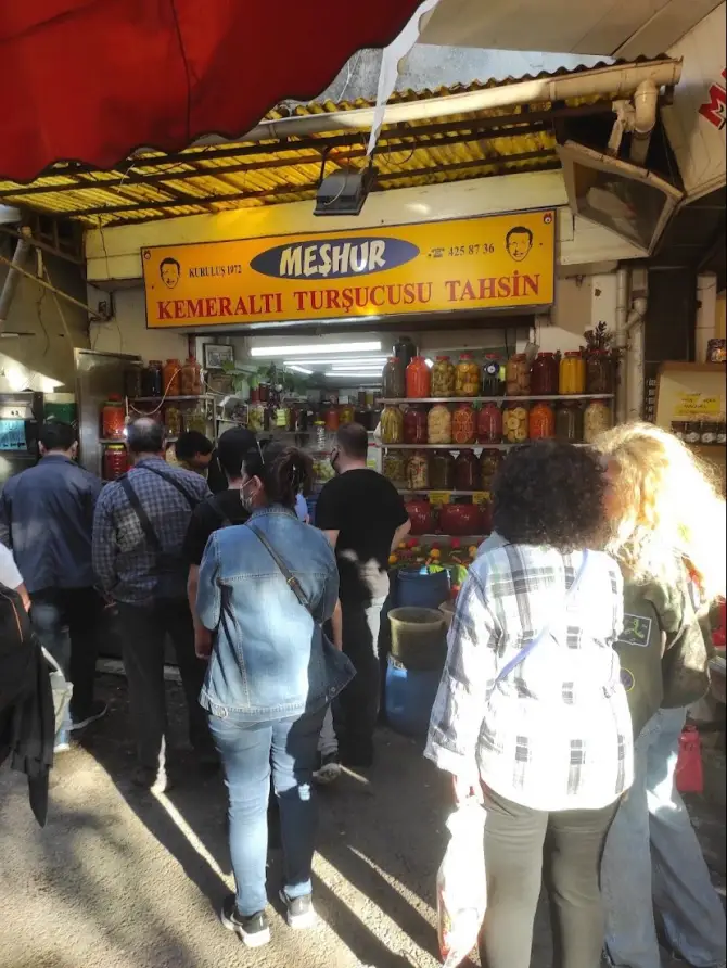 Kemeraltı Turşucusu Tahsin - İzmir Mekan Rehberi