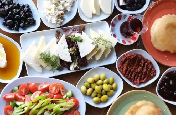 Tuzu Biberi Port Bornova - İzmir Mekan Rehberi