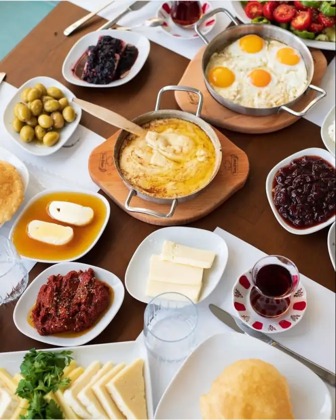 Tuzu Biberi Karşıyaka - İzmir Mekan Rehberi