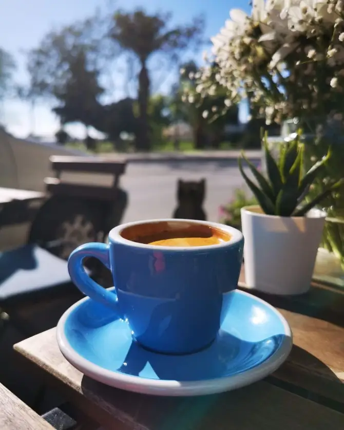 Uggla Coffee - İzmir Mekan Rehberi
