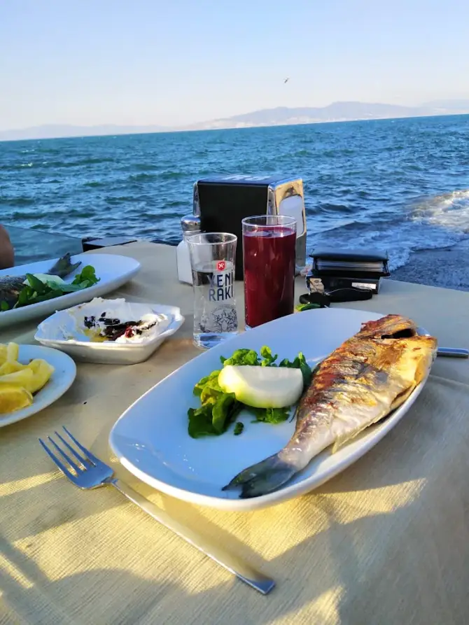 Ümit Restaurant Güzelbahçe - İzmir Mekan Rehberi