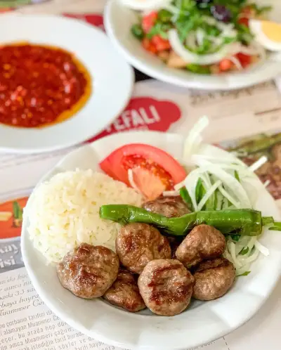 Vefalı Köfteci Urla fotoğraf 5 - İzmir Mekan Rehberi