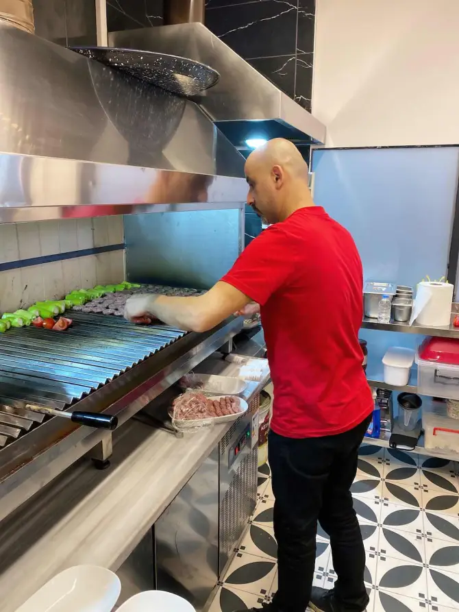 Vefalı Köfteci Bornova - İzmir Mekan Rehberi