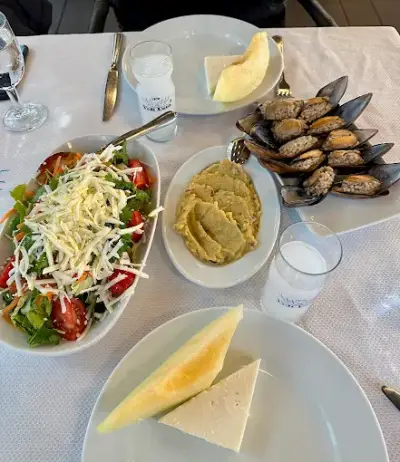 Veli Usta Körfez Restaurant fotoğraf 2 - İzmir Mekan Rehberi