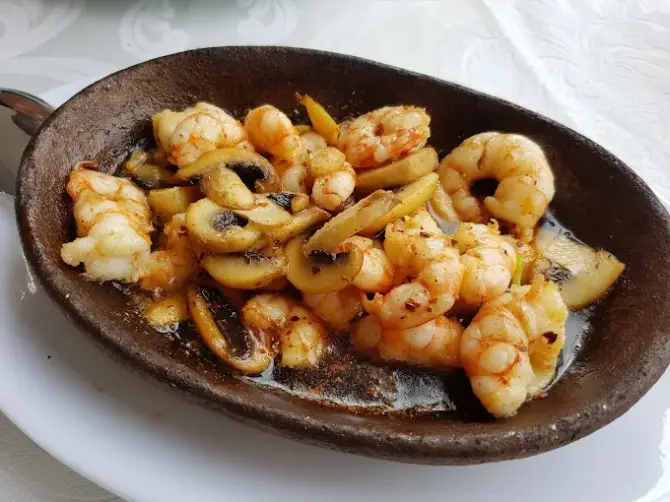Veli Usta Körfez Restaurant - İzmir Mekan Rehberi