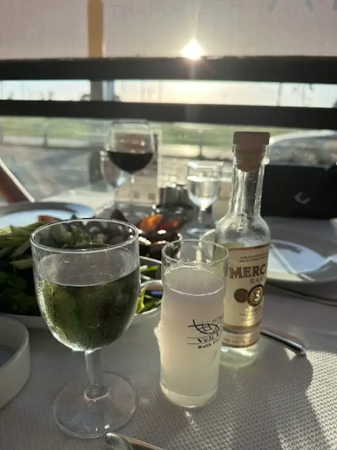 Veli Usta Körfez Restaurant - İzmir Mekan Rehberi