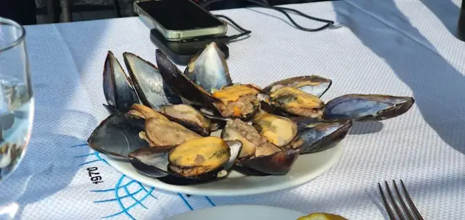 Veli Usta Körfez Restaurant - İzmir Mekan Rehberi