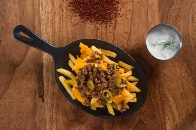 Mengoli Burger Steak Fries - İzmir Mekan Rehberi