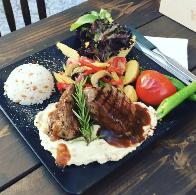 Vostok Gastro & Pub - İzmir Mekan Rehberi