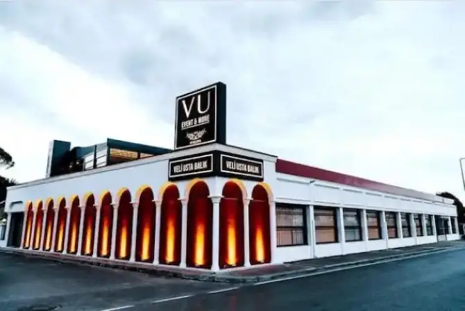 VU Sahne By Veli Usta - İzmir Mekan Rehberi