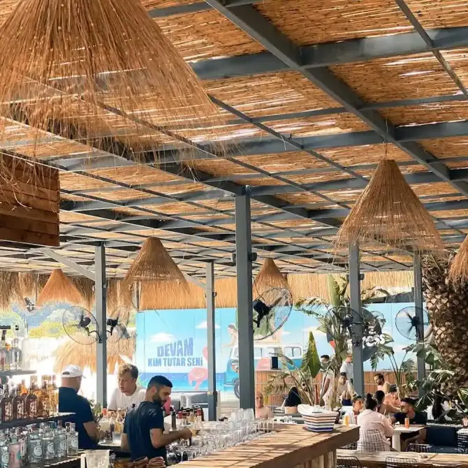 White Beach Ayayorgi - İzmir Mekan Rehberi
