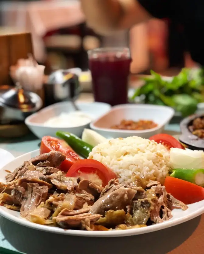 Yalı Kokoreç - İzmir Mekan Rehberi