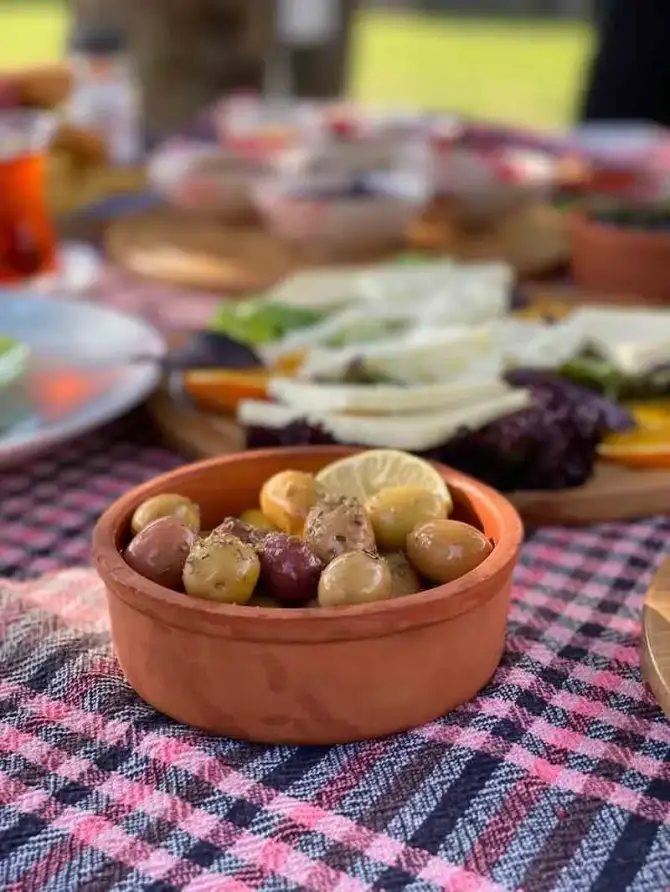 Yelbahçe Kahvaltı & Lunch - İzmir Mekan Rehberi