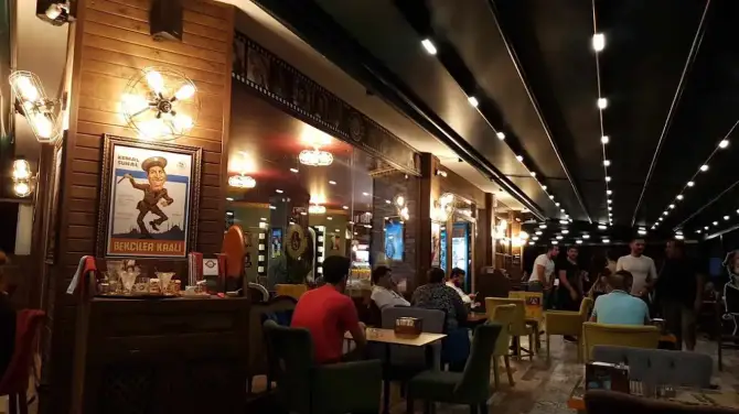 Yeşilçam Kahve Evi - İzmir Mekan Rehberi
