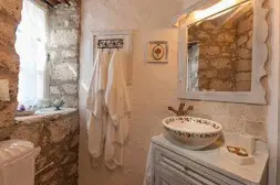 Yukarı Sokak / Alaçatı  - İzmir Mekan Rehberi
