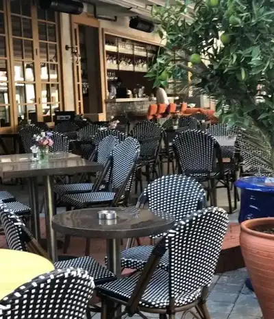  %100&MORE Alsancak fotoğraf 7 - İzmir Mekan Rehberi