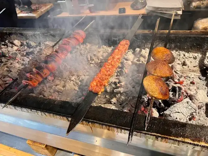 Zırhdeli Karşıyaka - İzmir Mekan Rehberi