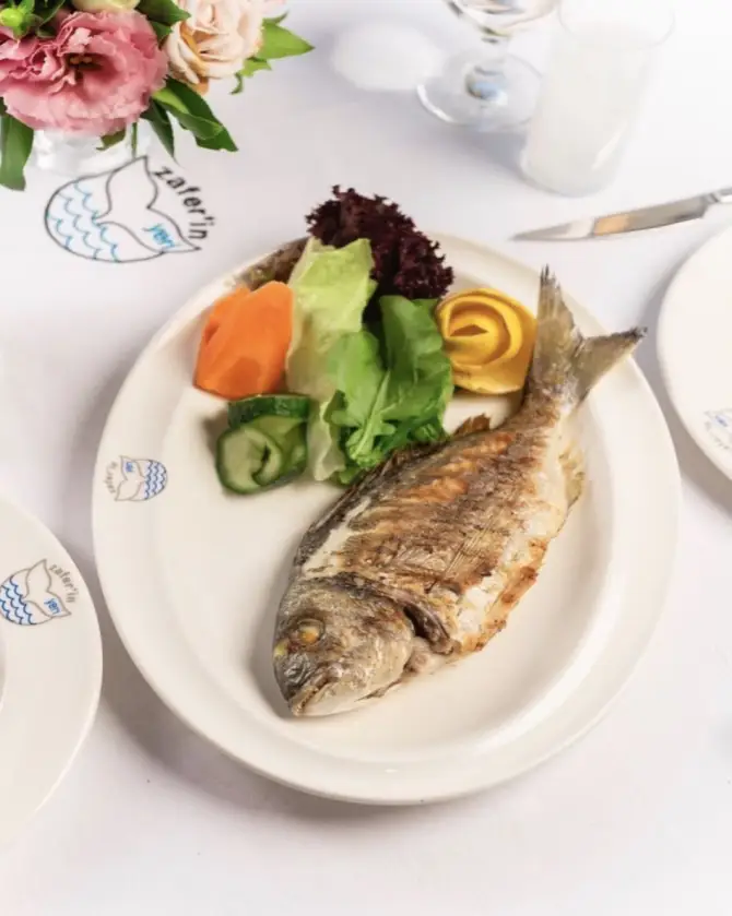 Zafer'in Yeri Restaurant Kordon - İzmir Mekan Rehberi