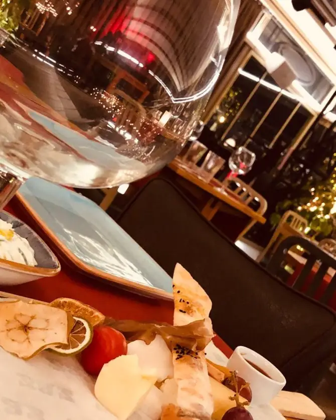 Zaz Cafe Bar  - İzmir Mekan Rehberi