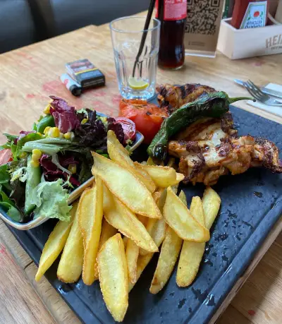 Zaz Cafe Bar  fotoğraf 10 - İzmir Mekan Rehberi