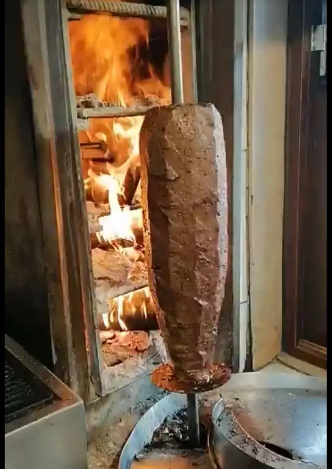 Özev İskender Döner Kebap - İzmir Mekan Rehberi