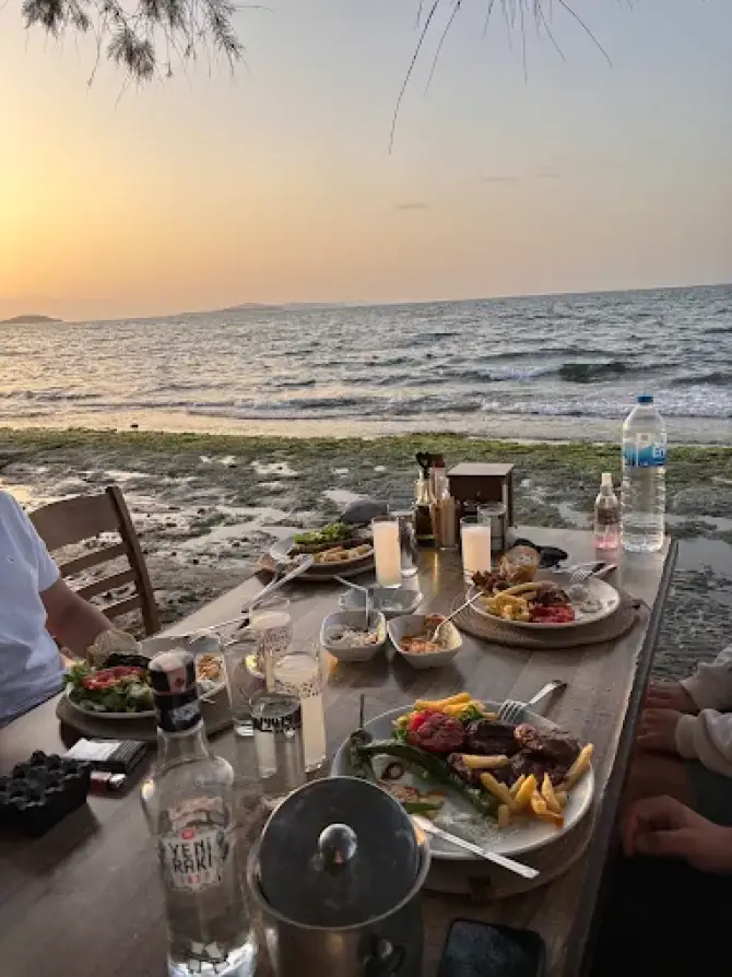 Zeytin Cafe & Restoran Urla - İzmir Mekan Rehberi