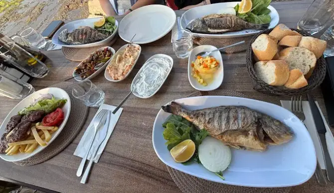 Zeytin Cafe & Restoran Urla - İzmir Mekan Rehberi