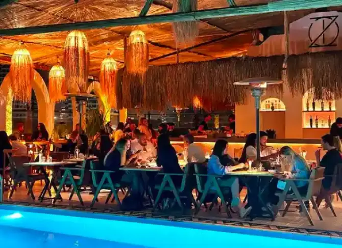 Zoi Terrace - İzmir Mekan Rehberi