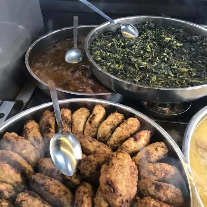 Özüm Lokantası - İzmir Mekan Rehberi