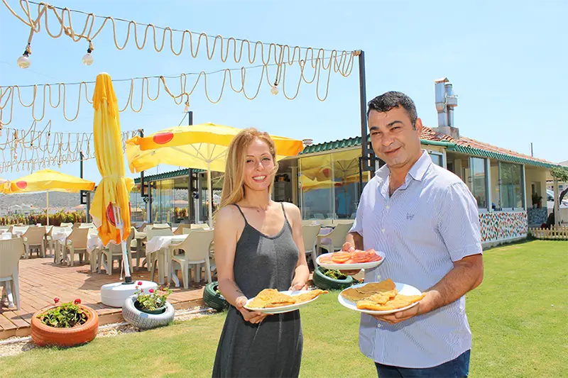 Denize Karşı Börek Keyfi ''Elalem''de | İzmir Mekan Rehberi