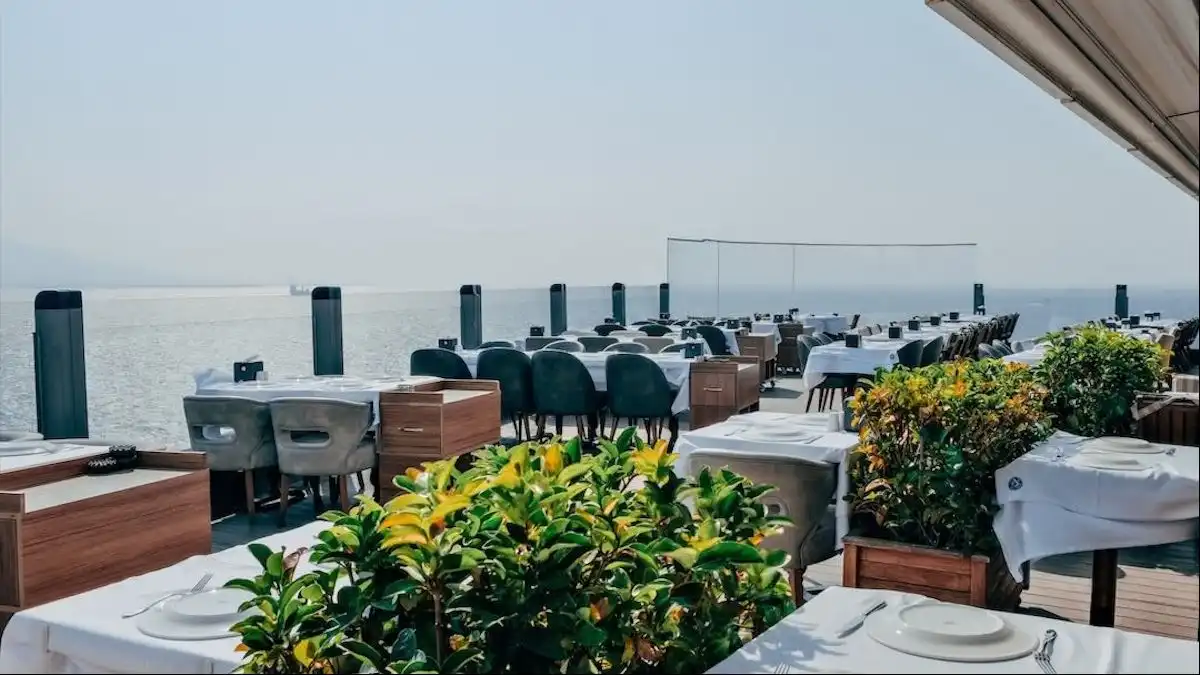 Tarihin Körfez Manzarasıyla Buluştuğu Nokta: Teras 1885