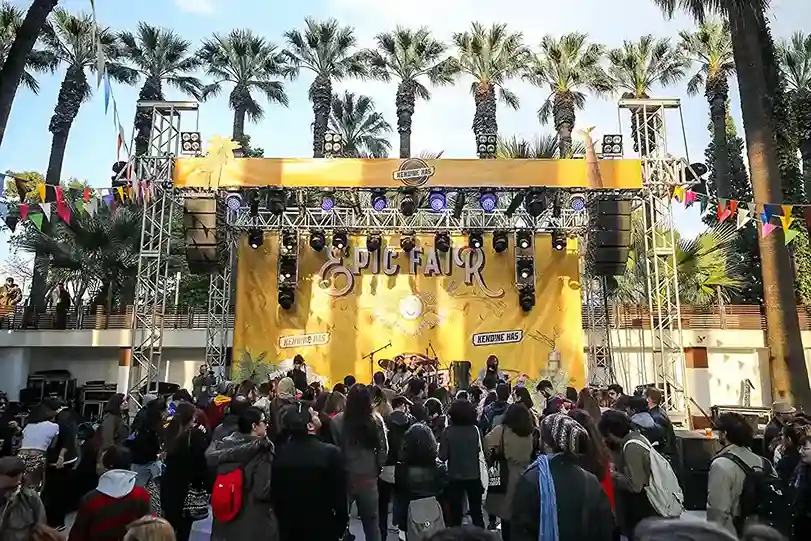 Kendine Has Festival Epic Fair İzmir'i Salladı | İzmir Mekan Rehberi
