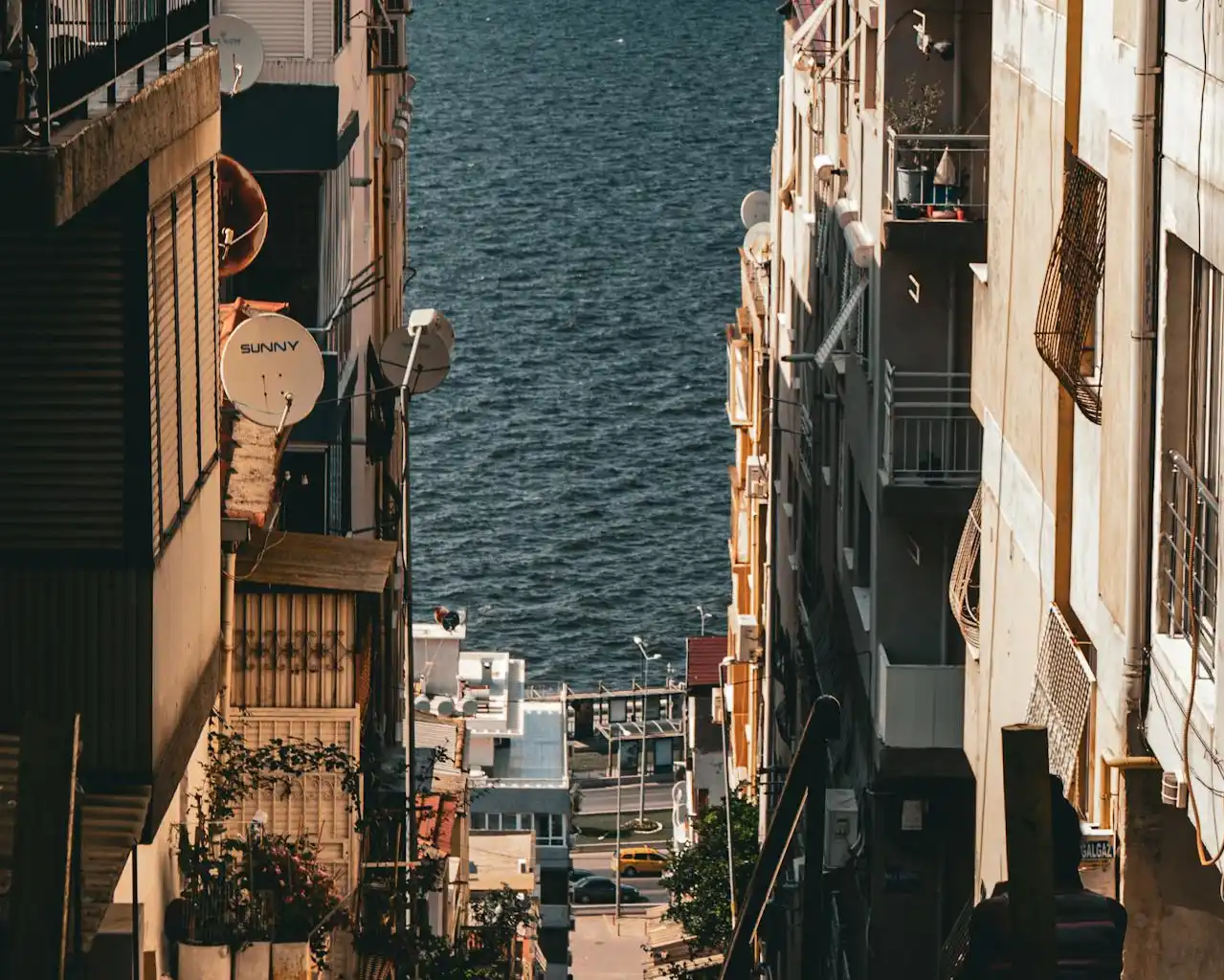 Çoğu İzmirlinin Gitmediği Sokaklar | İzmir Mekan Rehberi