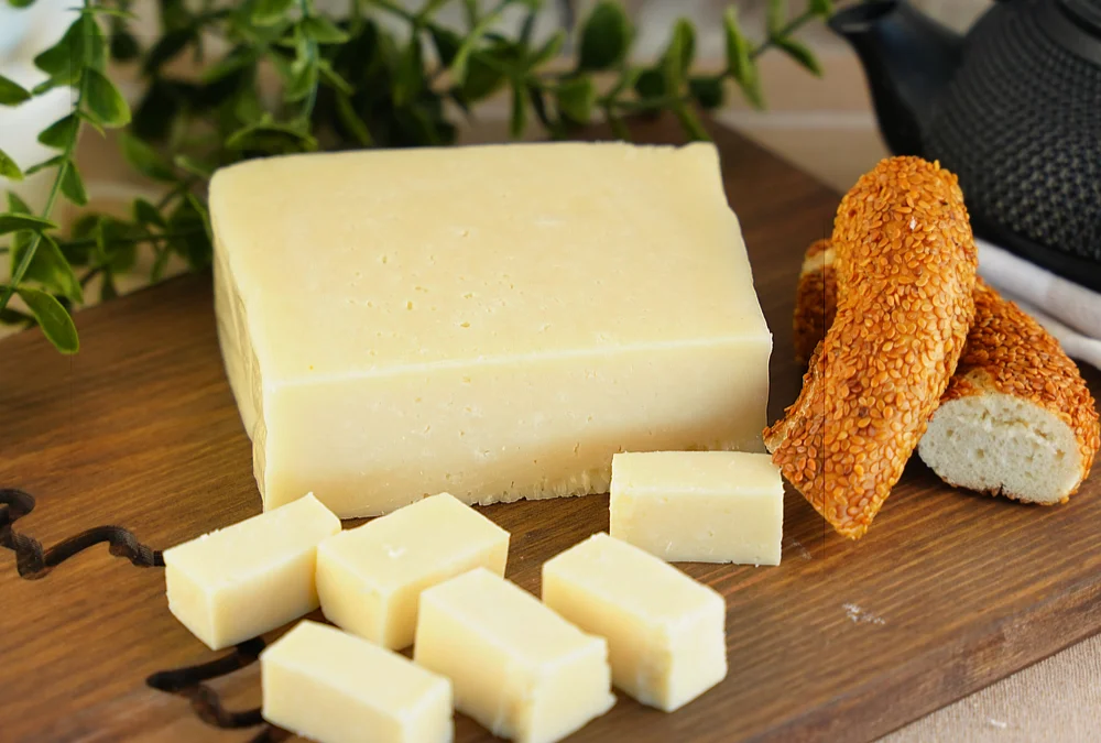 İzmir Tulum Peyniri: Ege'nin Geleneksel Lezzeti - İzmir Mekan Rehberi