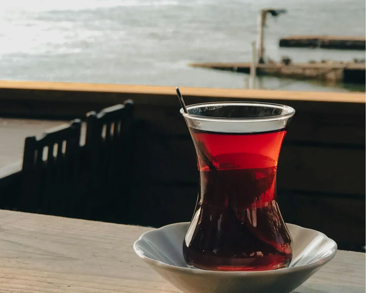 İzmir’de Denize Yakın 3 Kafe - İzmir Mekan Rehberi