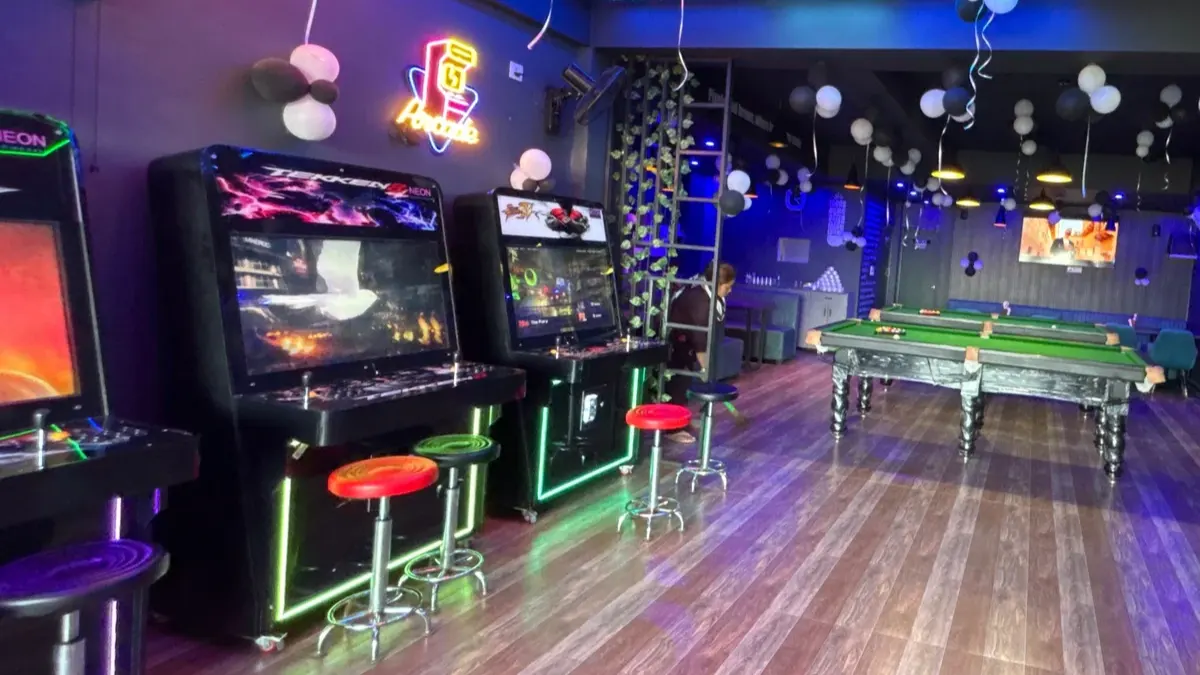 İzmir'de Gaming Kafeler: Oyun Tutkunlarının Buluşma Noktaları - İzmir Mekan Rehberi