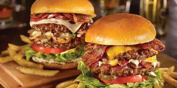 İzmir'de Hamburger Yenecek Mekanlar ve Şehirde Gelişen Burger Kültürü - İzmir Mekan Rehberi