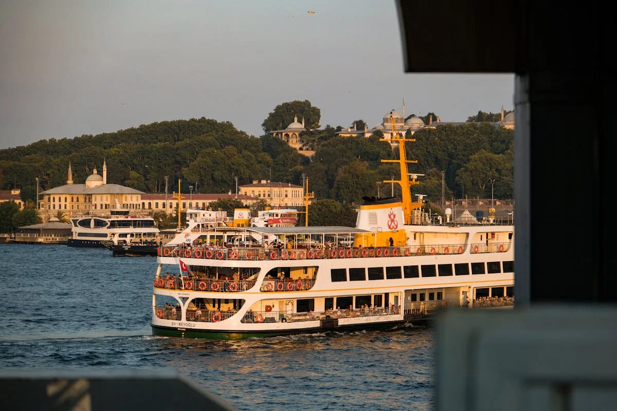 Yaz Rotası Hazır: Feribotla Yunan Adaları - İzmir Mekan Rehberi