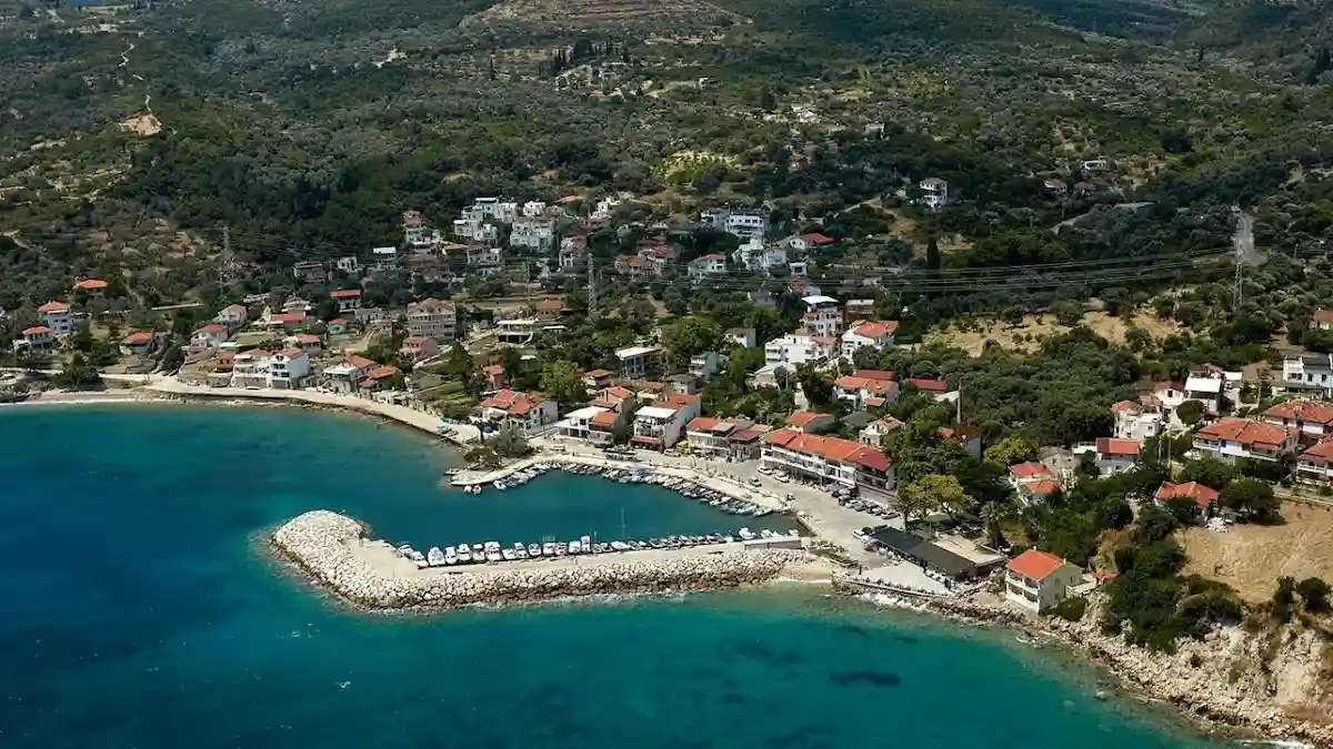 Karaburun İnecik Köyü'nün Tarihi Taş Evleri ve Zeytinyağı - İzmir Mekan Rehberi