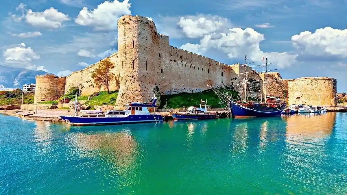 Kıbrıs'a Ne Zaman Gitmeli? En İyi Sezonu Seçme Rehberi - İzmir Mekan Rehberi