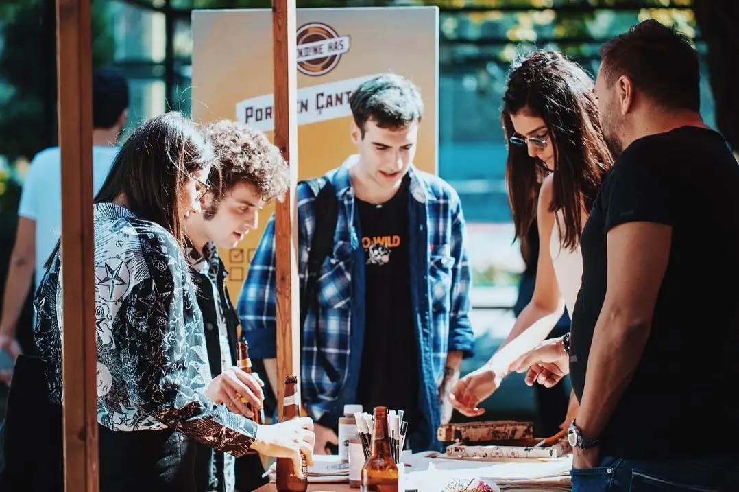 PUBLIK PARK 2019  Kendine Has Desteğiyle  Ada Gazinosu’nda! | İzmir Mekan Rehberi