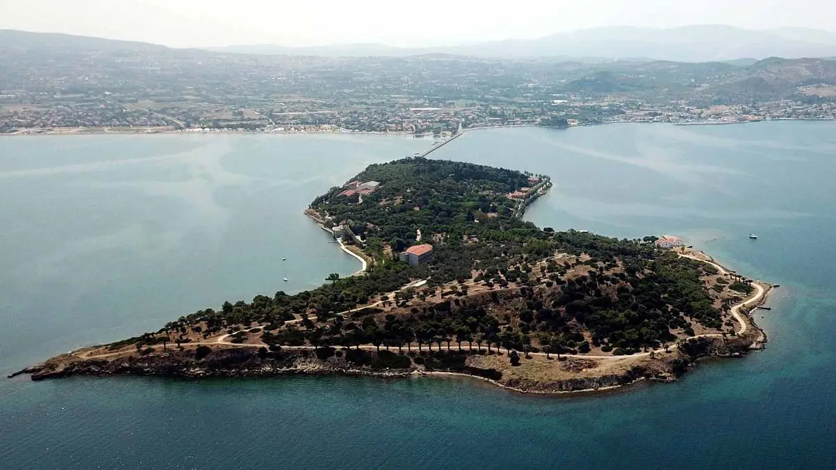 Urla Karantina Adası Rehberi: Tarih, Ulaşım Ve Ziyaret İpuçları - İzmir Mekan Rehberi