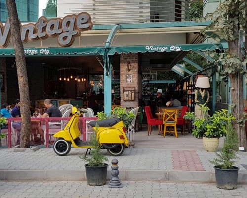 Vintage Cafe - İzmir Mekan Rehberi