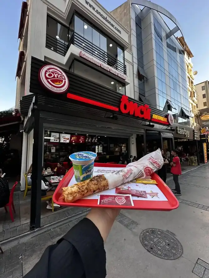 Öncü Döner Alsancak - İzmir Mekan Rehberi