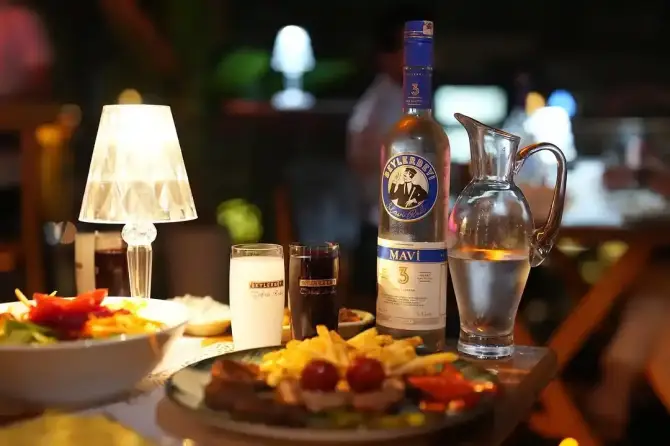 10 Masa Sahne Bornova - İzmir Mekan Rehberi