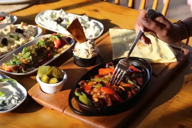 1881 Cafe & Lounge - İzmir Mekan Rehberi