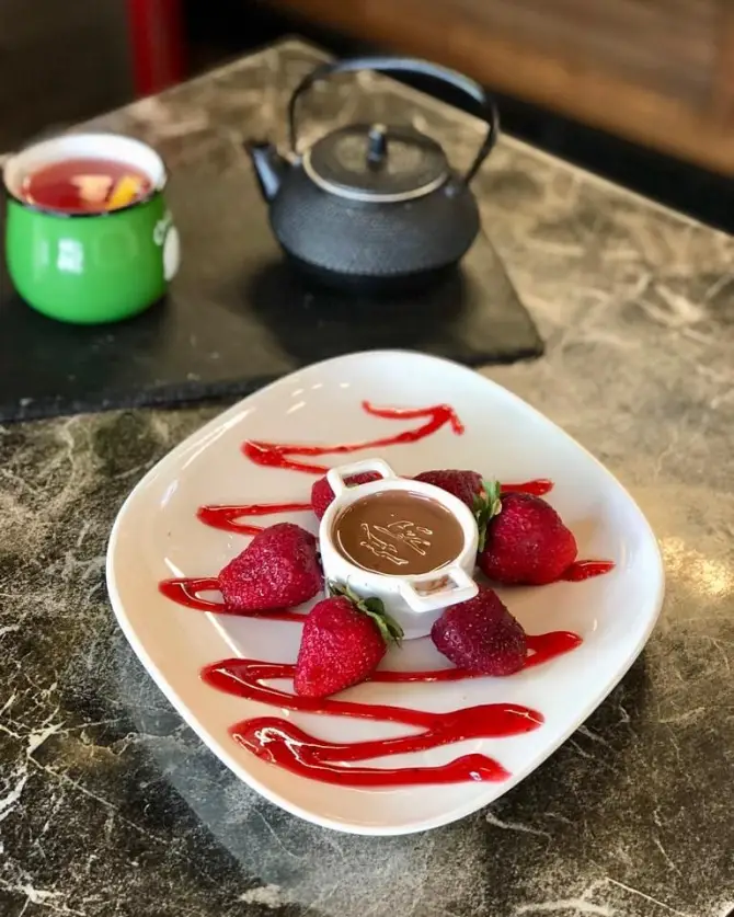Sam Brown Chocolate Bar - İzmir Mekan Rehberi